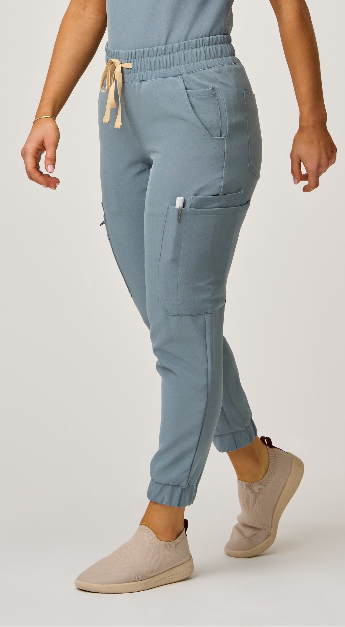 Astra 11-Pocket Scrub Jogger